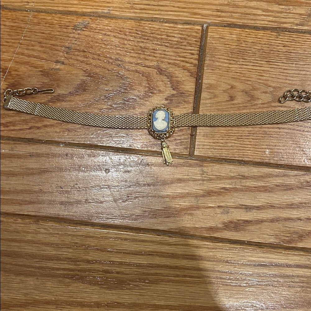 Gold Cameo choker necklace Victorian style